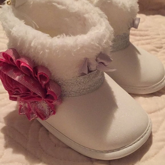 Baby boots - Picture 1 of 3